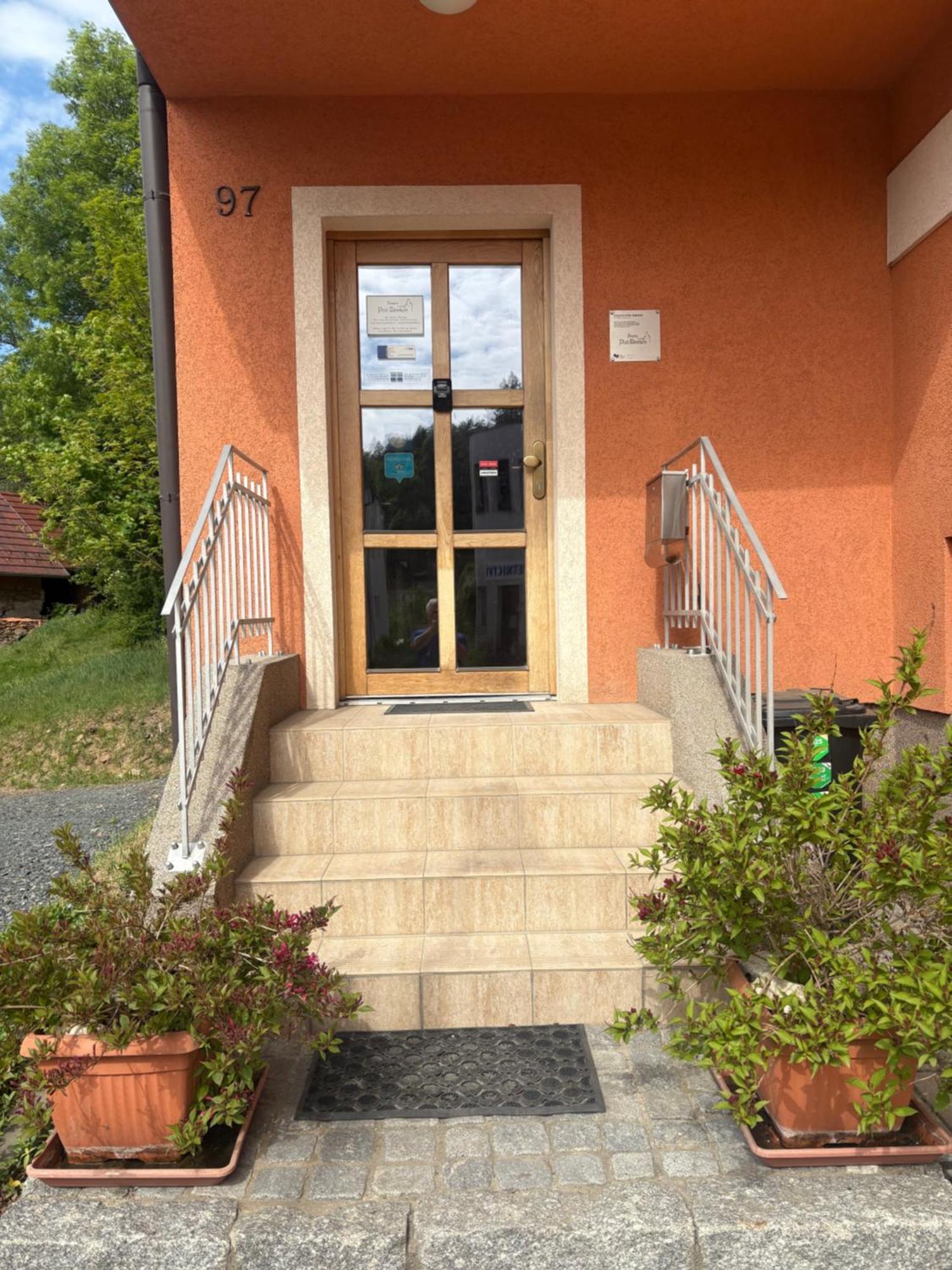 Penzion Pod Zamkem Zruc nad Sazavou Exterior photo