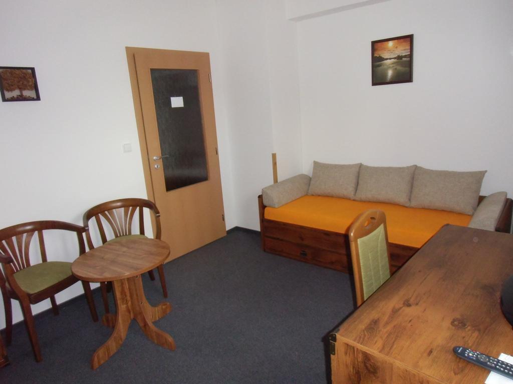 Penzion Pod Zamkem Zruc nad Sazavou Exterior photo