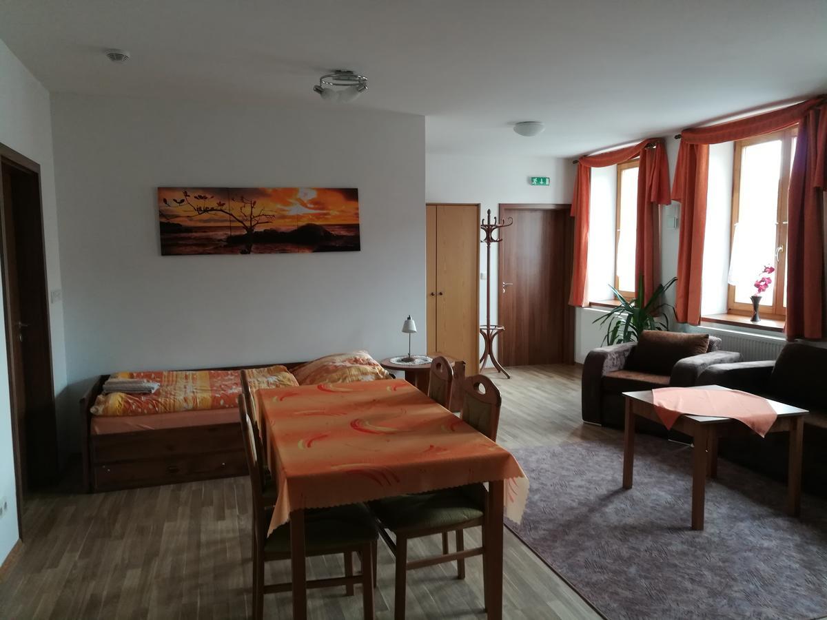 Penzion Pod Zamkem Zruc nad Sazavou Exterior photo