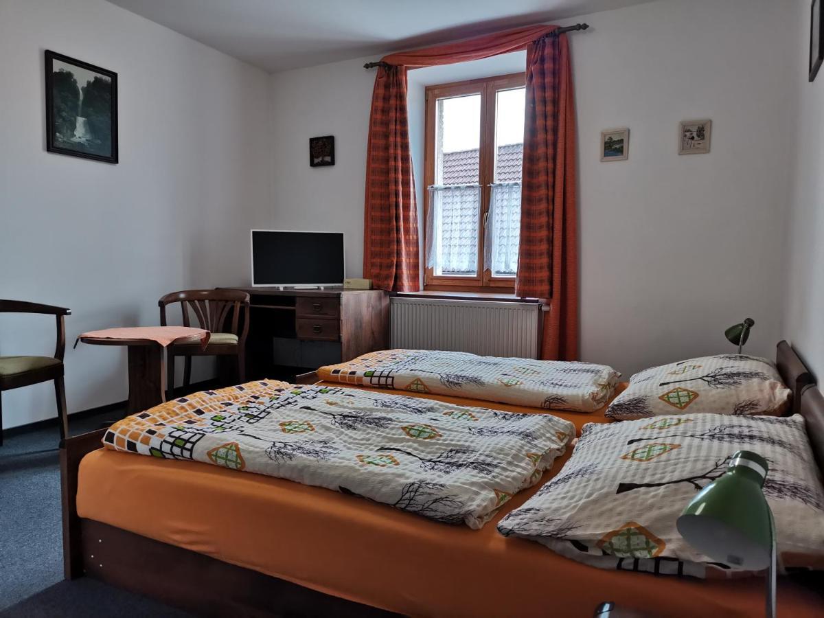 Penzion Pod Zamkem Zruc nad Sazavou Exterior photo